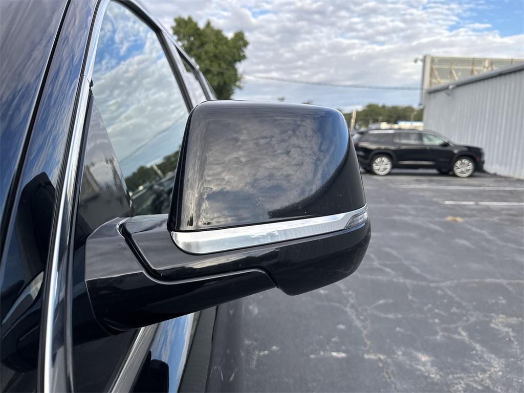 used 2020 Cadillac Escalade ESV car, priced at $32,692