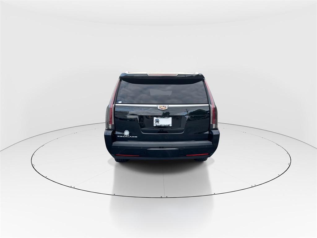 used 2020 Cadillac Escalade ESV car, priced at $32,692