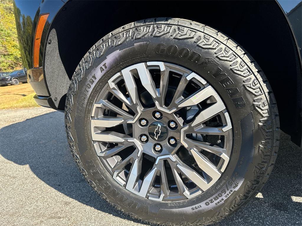 new 2026 Chevrolet Suburban car, priced at $80,125