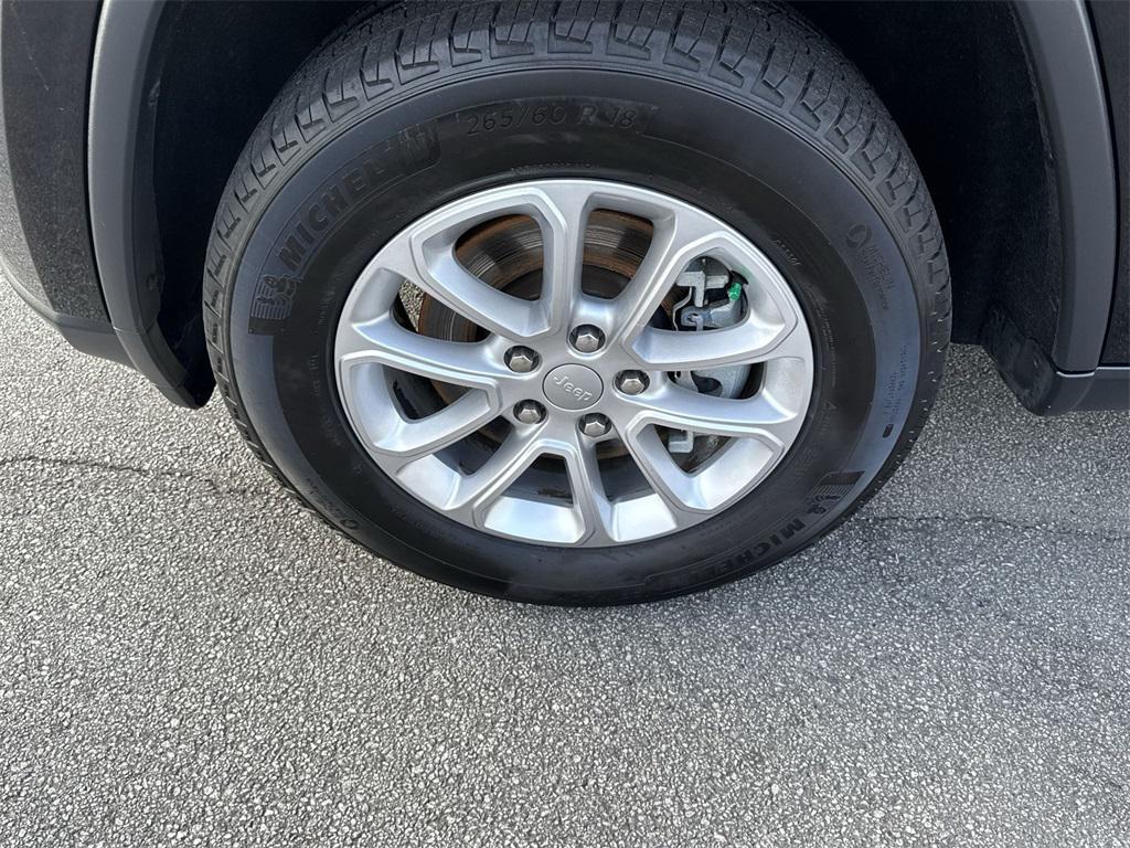 used 2021 Jeep Grand Cherokee car, priced at $22,555