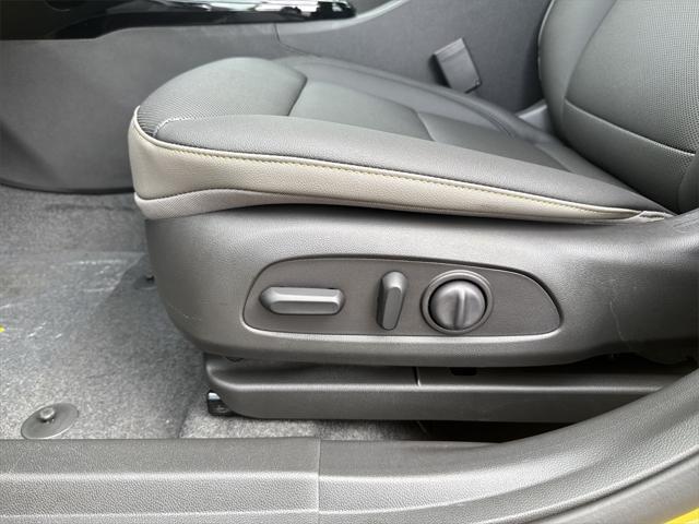 new 2025 Chevrolet Trax car, priced at $26,877