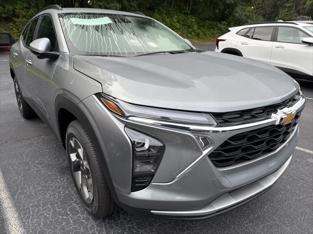 new 2025 Chevrolet Trax car, priced at $23,999