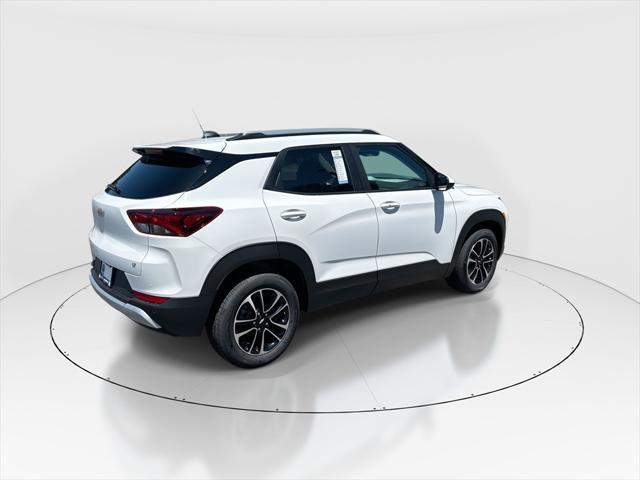 new 2025 Chevrolet TrailBlazer car, priced at $28,056