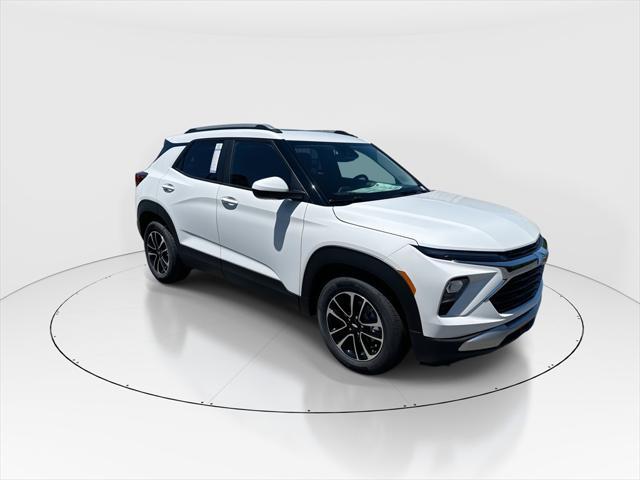 new 2025 Chevrolet TrailBlazer car, priced at $28,056