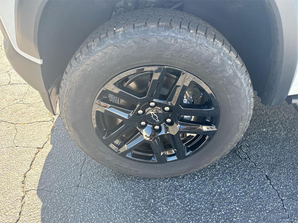new 2025 Chevrolet Colorado car, priced at $45,228