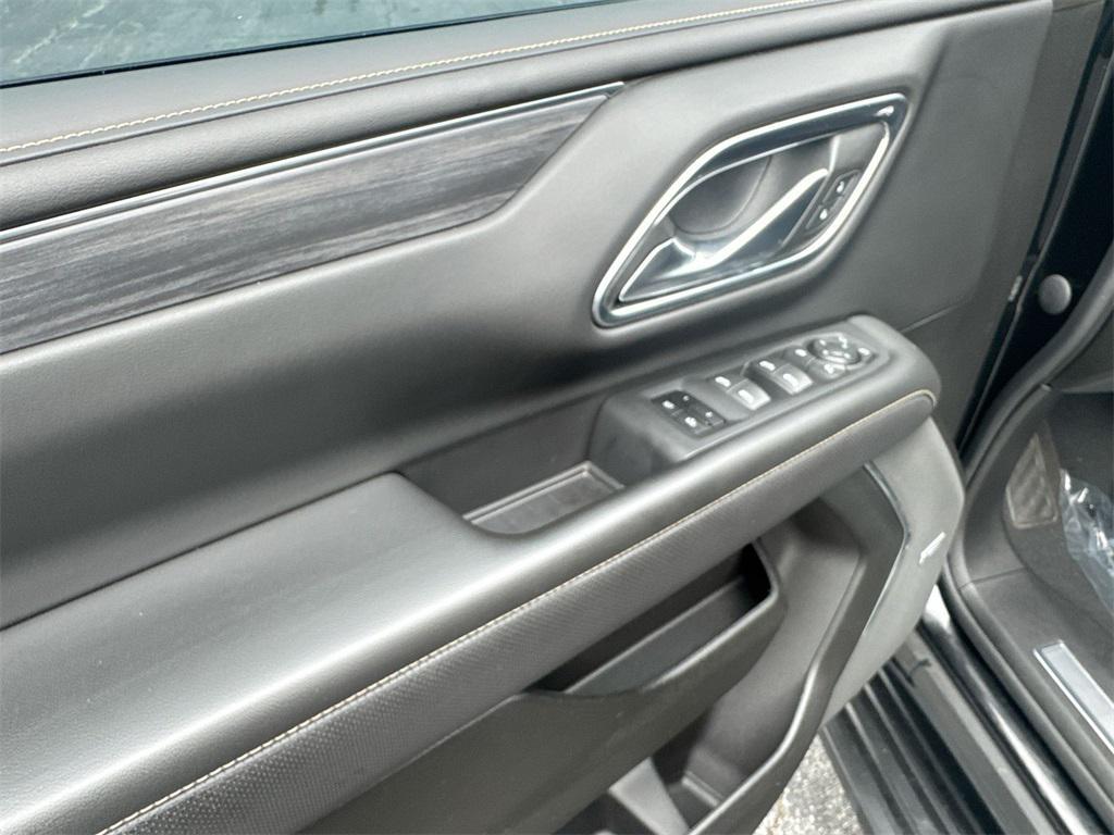 used 2023 GMC Yukon XL car, priced at $53,344