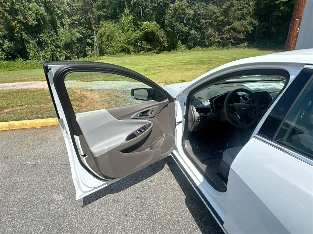 new 2024 Chevrolet Malibu car, priced at $25,795