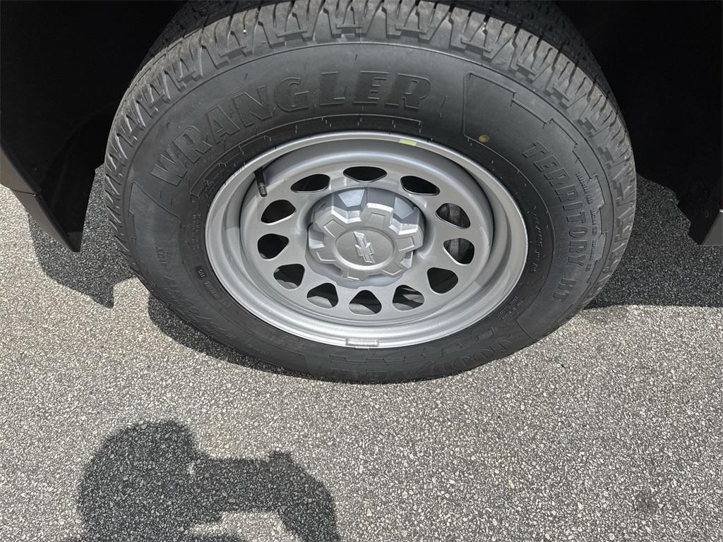 new 2025 Chevrolet Colorado car, priced at $30,675