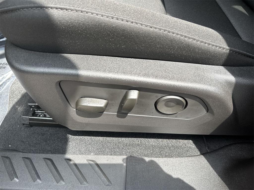 new 2025 Chevrolet Colorado car, priced at $30,675