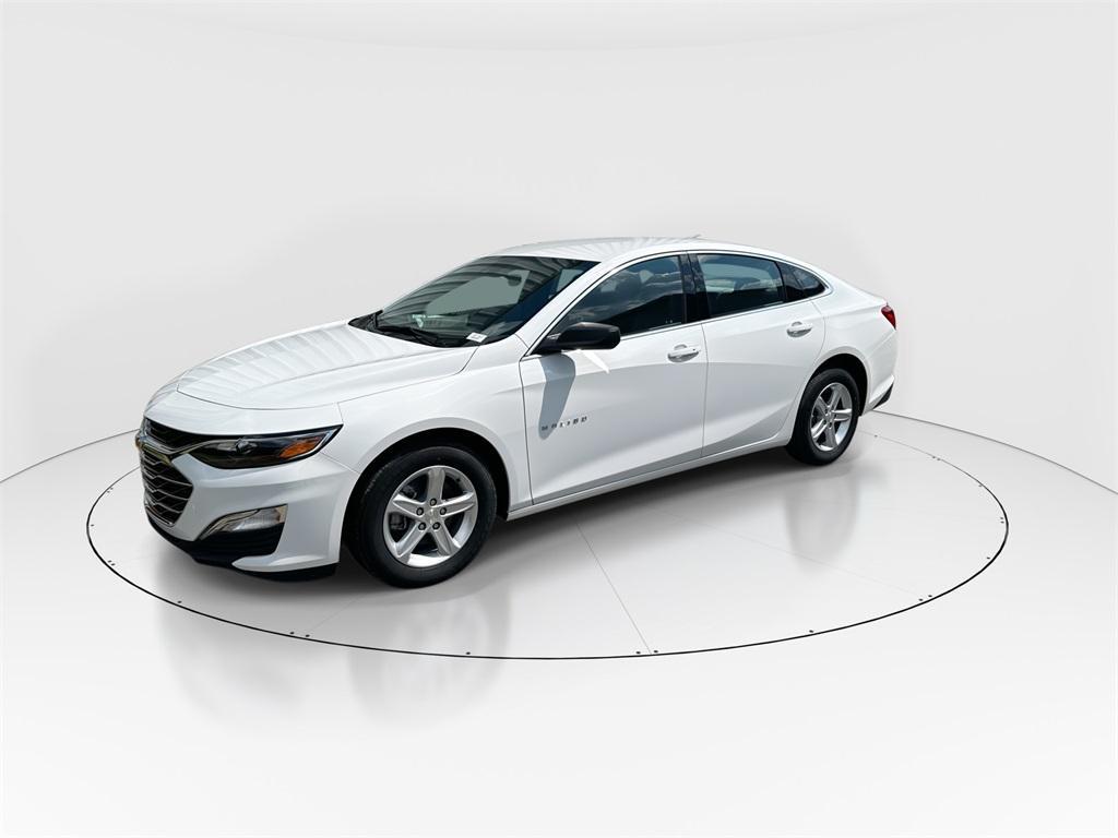 new 2024 Chevrolet Malibu car, priced at $25,795