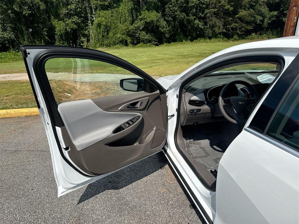 new 2024 Chevrolet Malibu car, priced at $25,795