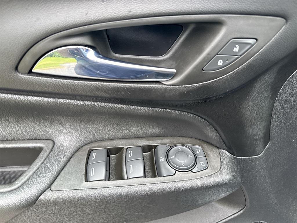 used 2023 Chevrolet Equinox car, priced at $22,990
