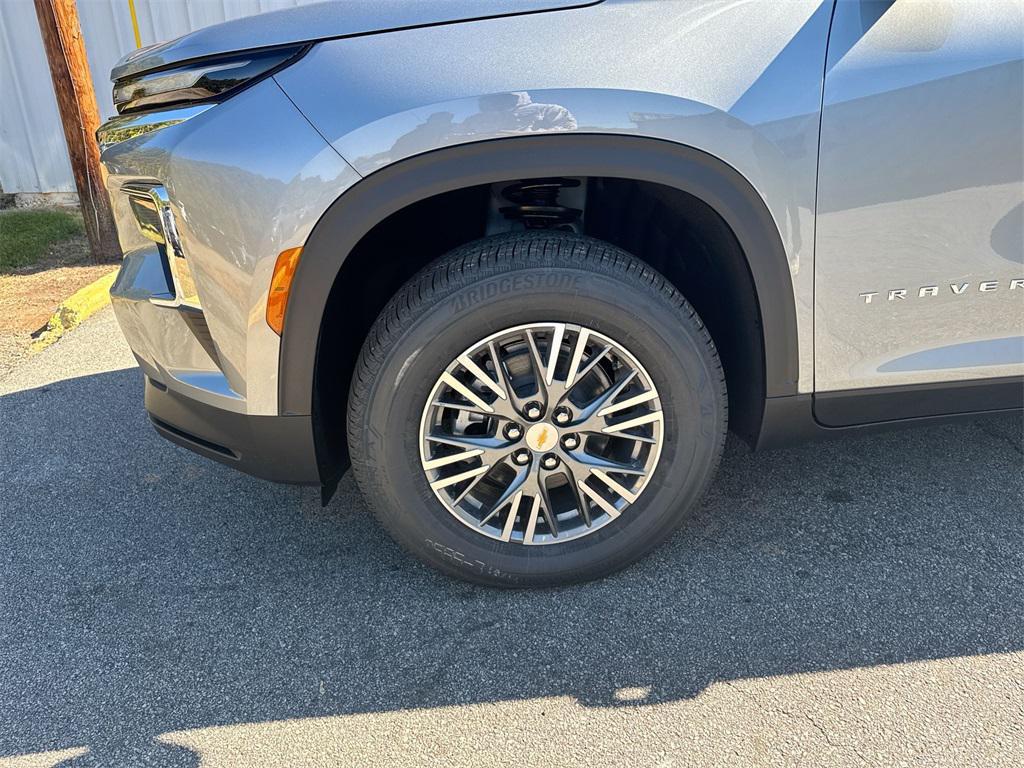 new 2026 Chevrolet Traverse car, priced at $43,695