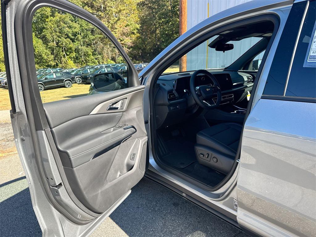 new 2026 Chevrolet Traverse car, priced at $43,695