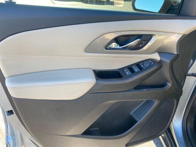 used 2023 Chevrolet Traverse car, priced at $24,000
