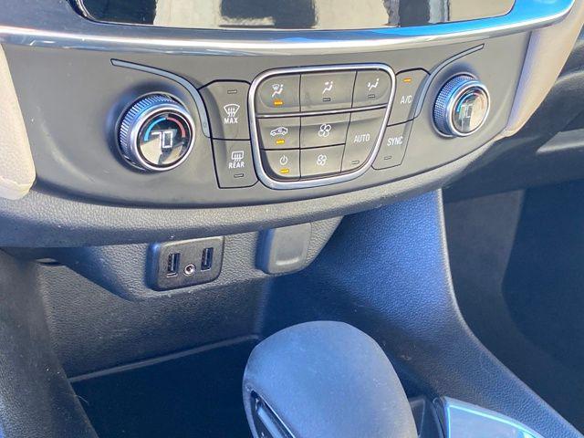 used 2023 Chevrolet Traverse car, priced at $24,000