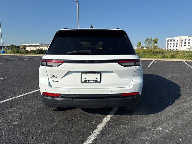 used 2022 Jeep Grand Cherokee car, priced at $27,900