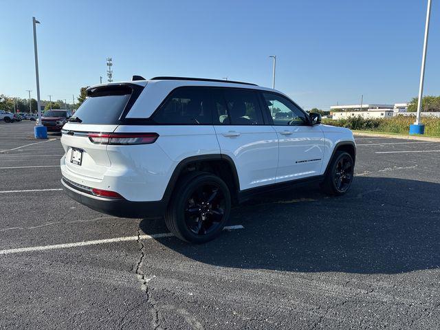 used 2022 Jeep Grand Cherokee car, priced at $27,900