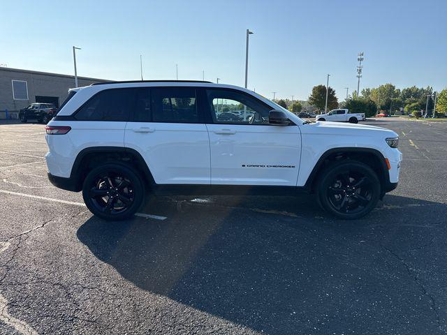 used 2022 Jeep Grand Cherokee car, priced at $27,900