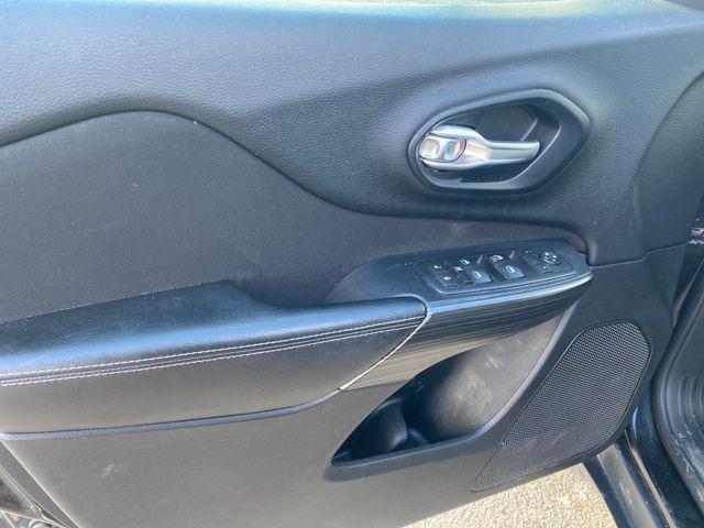 used 2015 Jeep Cherokee car, priced at $6,800