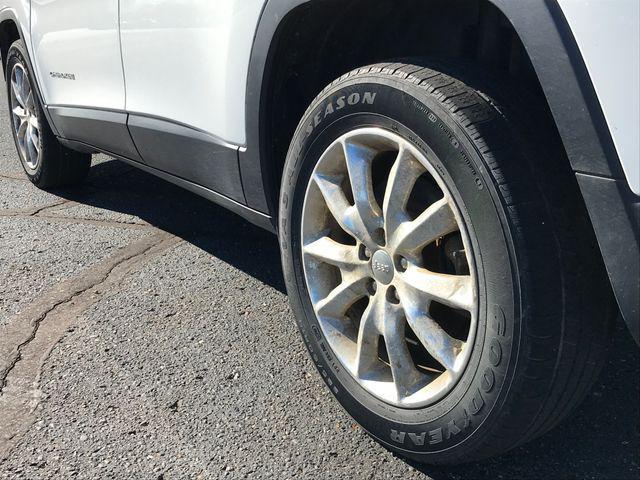 used 2015 Jeep Cherokee car, priced at $5,995