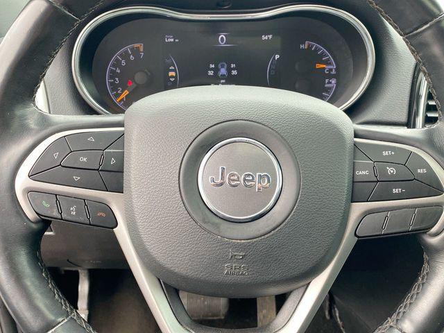 used 2022 Jeep Grand Cherokee car, priced at $25,000