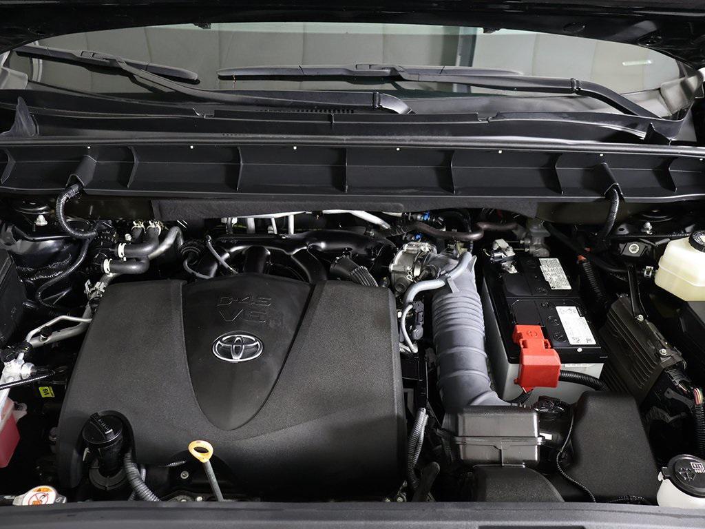used 2022 Toyota Highlander car, priced at $35,399