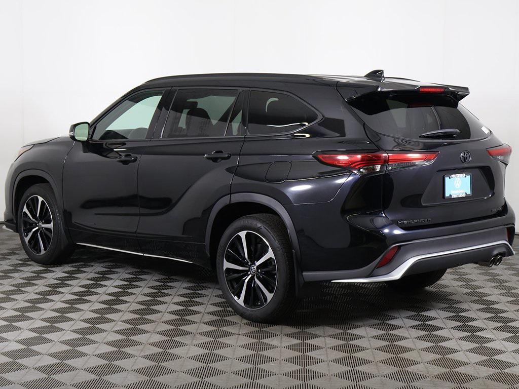 used 2022 Toyota Highlander car, priced at $35,399