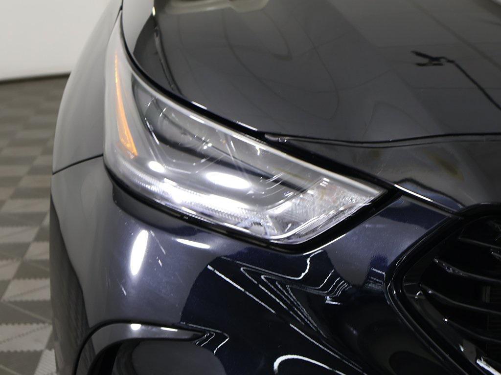 used 2022 Toyota Highlander car, priced at $35,399