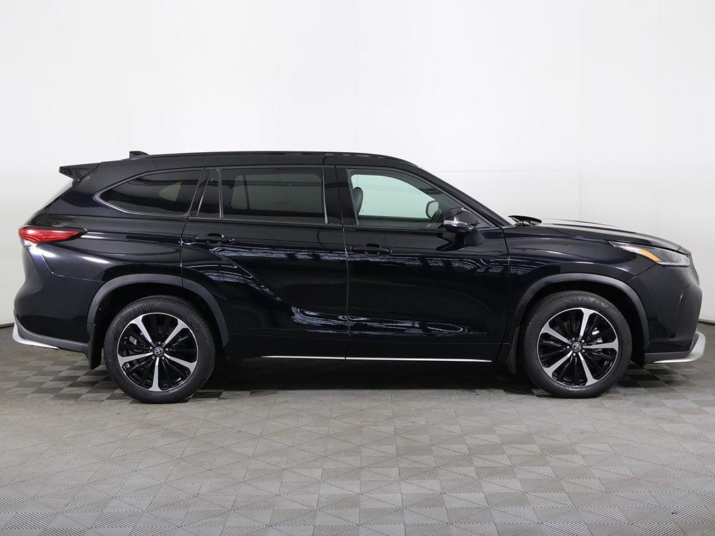 used 2022 Toyota Highlander car, priced at $35,399