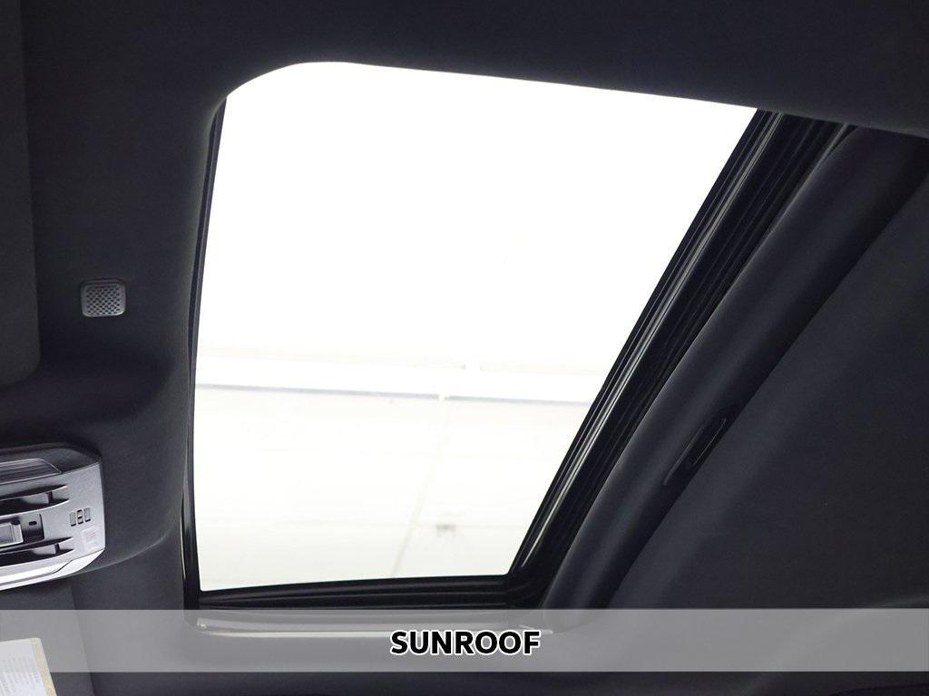 used 2022 Toyota Highlander car, priced at $35,399