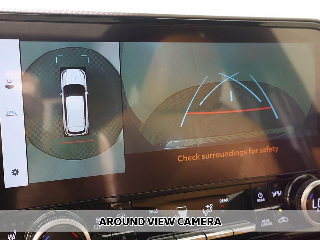 used 2023 Toyota Highlander car, priced at $35,999