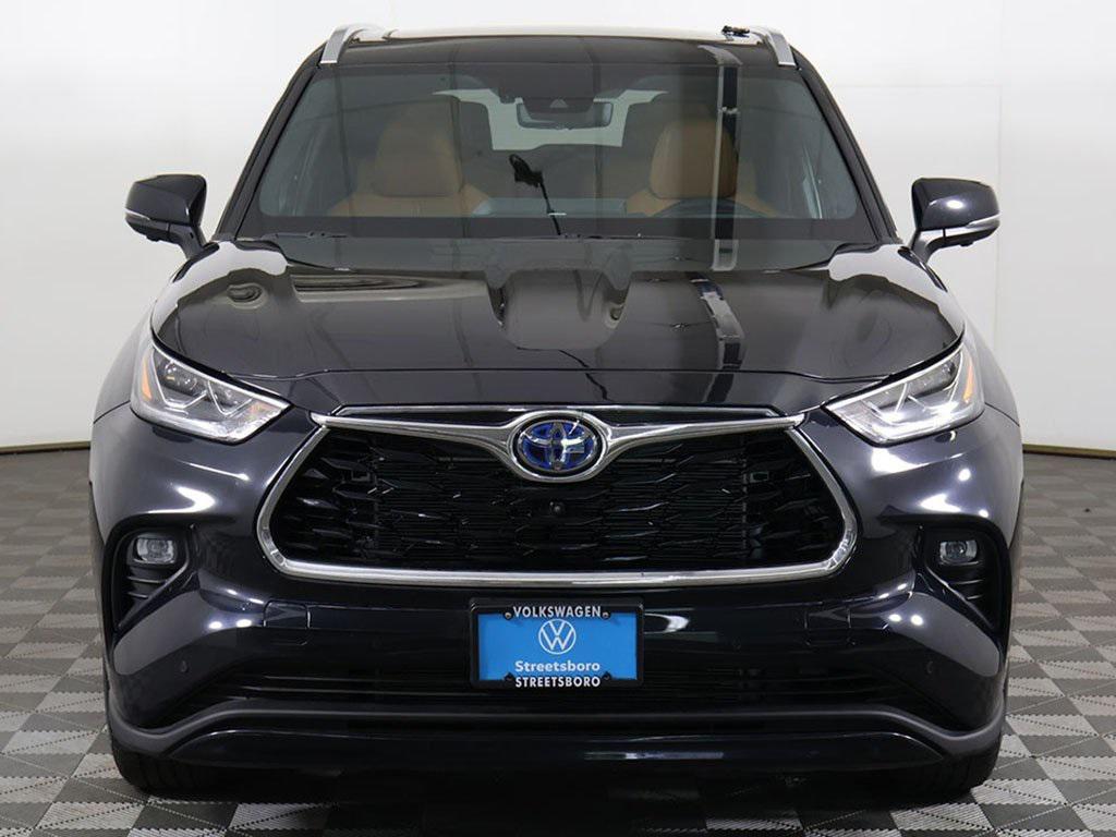 used 2023 Toyota Highlander car, priced at $35,999
