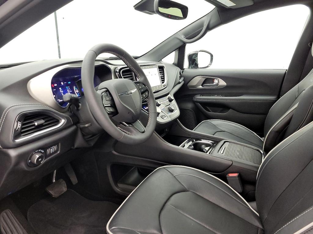 used 2023 Chrysler Pacifica Hybrid car, priced at $38,998