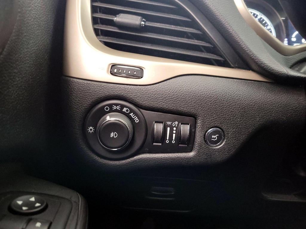 used 2014 Jeep Cherokee car, priced at $11,998