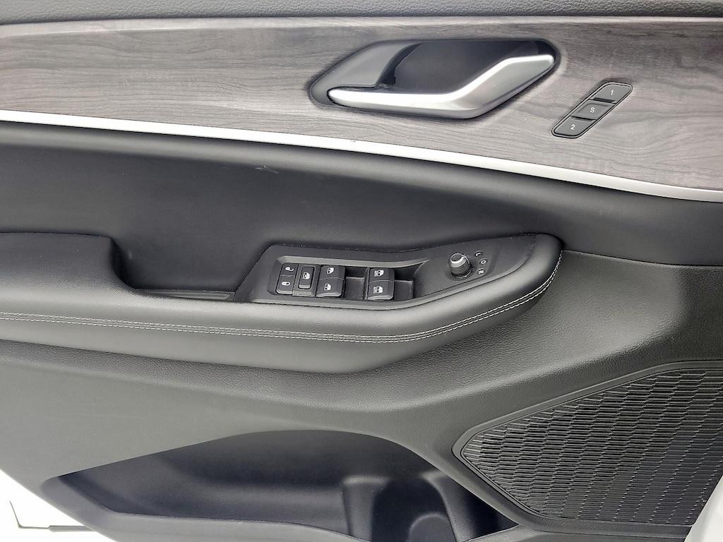 used 2023 Jeep Grand Cherokee L car, priced at $30,998