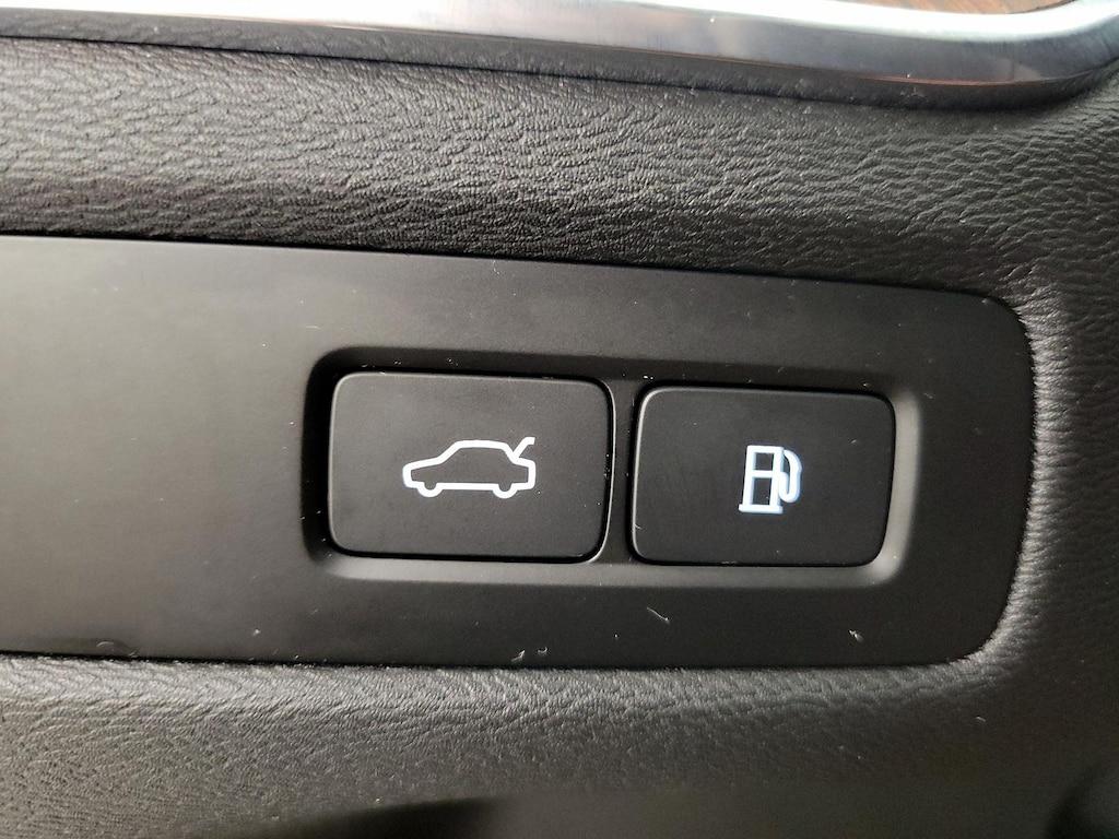 used 2024 Volvo XC60 Recharge Plug-In Hybrid car, priced at $52,998