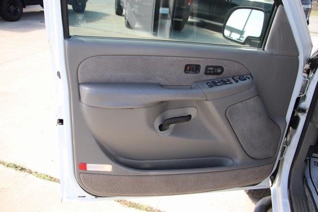 used 2001 Chevrolet Silverado 2500 car, priced at $15,900