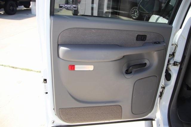 used 2001 Chevrolet Silverado 2500 car, priced at $15,900
