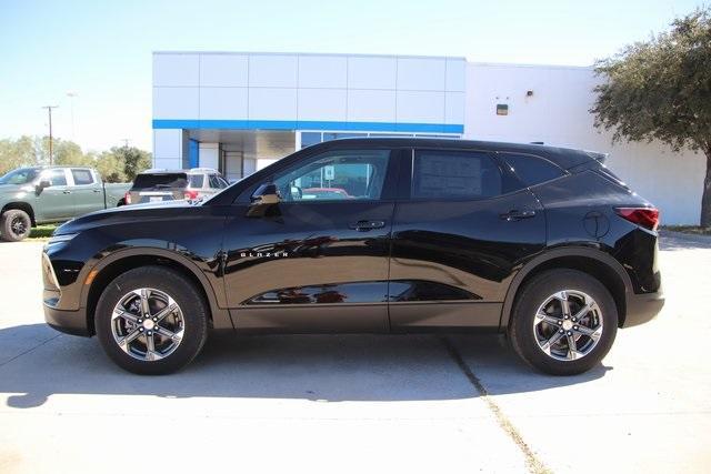 new 2025 Chevrolet Blazer car, priced at $37,485