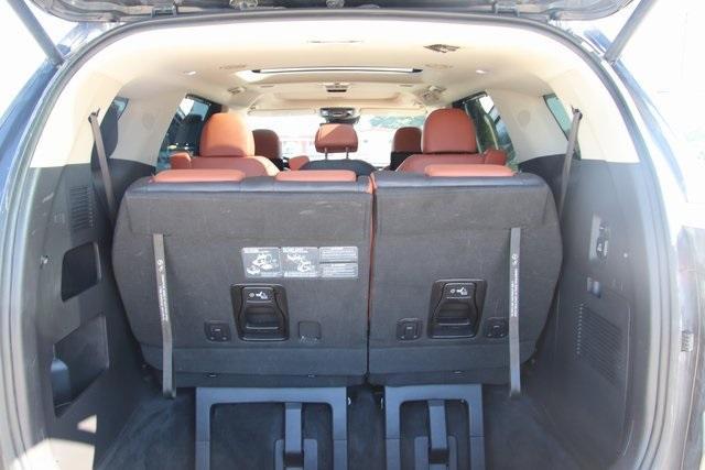 used 2023 Kia Carnival car