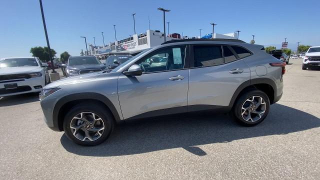 new 2025 Chevrolet Trax car, priced at $25,855
