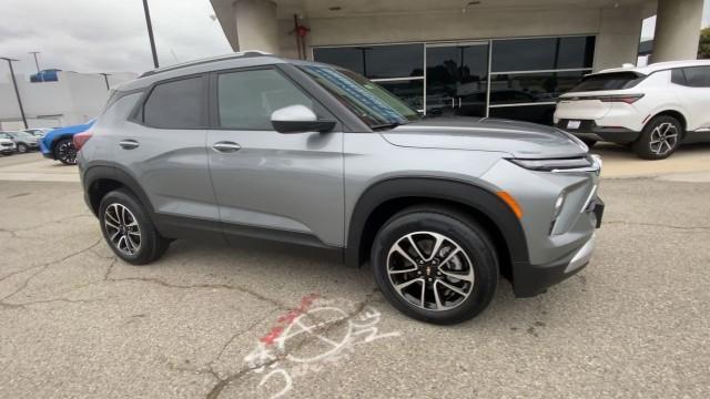 new 2025 Chevrolet TrailBlazer car, priced at $31,300