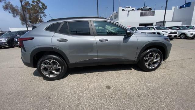 new 2025 Chevrolet Trax car