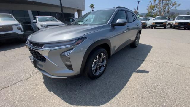 new 2025 Chevrolet Trax car