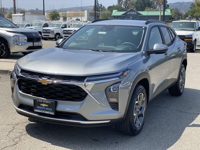 new 2025 Chevrolet Trax car