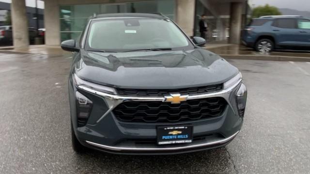 new 2026 Chevrolet Trax car, priced at $25,185