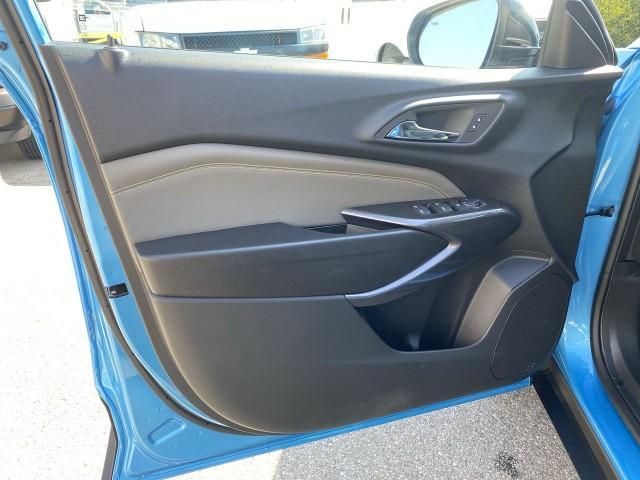 new 2025 Chevrolet Trax car, priced at $27,575