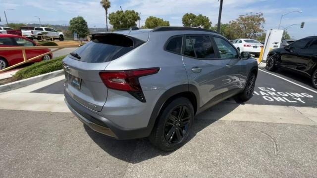 new 2025 Chevrolet Trax car