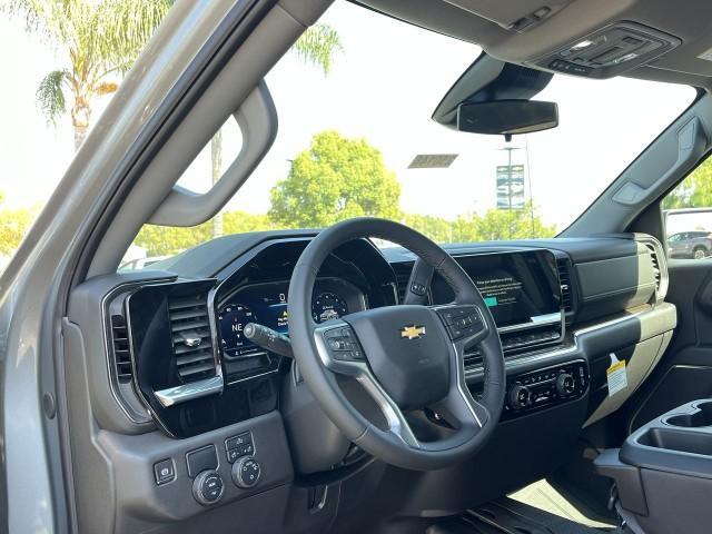 new 2025 Chevrolet Silverado 1500 car, priced at $52,654